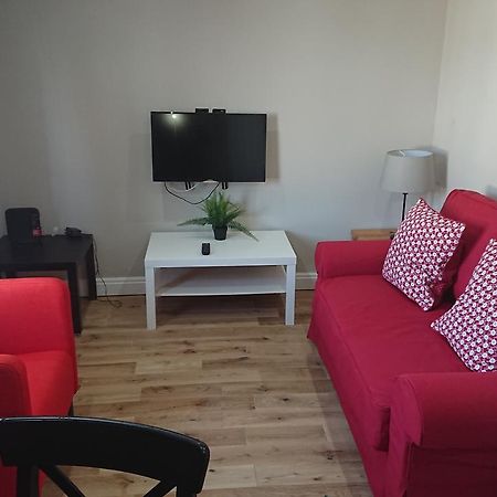 Sutton Place Apartment Кройдон Екстериор снимка